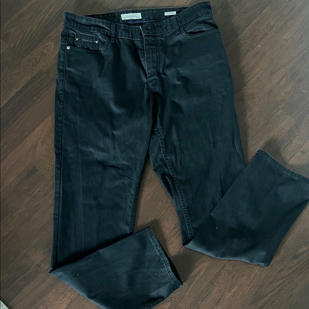 Calvin Klein Jeans Men's Dark Black Slim Straight Jeans